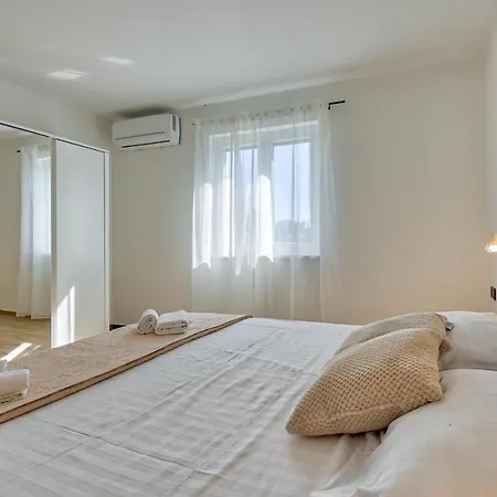 Monte Vernal Villa *